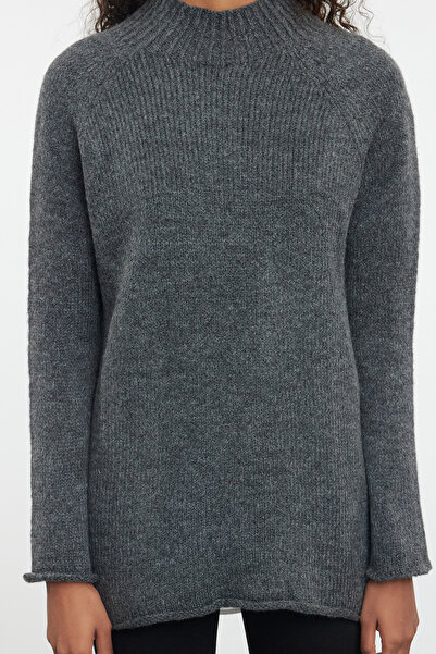 Trendyol Collection Pulover de tricotaj antracit cu guler ridicat - textura moale, fără sudură TWOAW25KZ00048