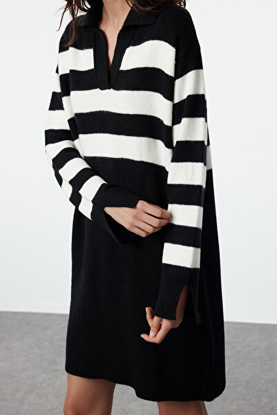 Trendyol Collection Czarna, prążkowana, dzianinowa, miękka sukienka mini TWOAW25EL00074