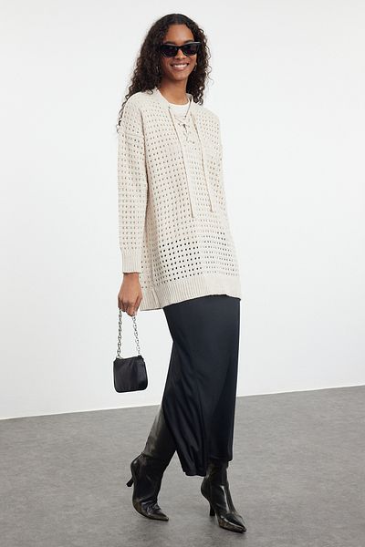 Trendyol Modest Durchbrochener Strickpullover mit Vogelaugenmuster in Stein mit Zubehör - TCTAW25AK00003