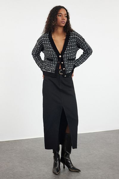 Trendyol Collection Black Tweed Look V-Neck Glittery Knitwear Cardigan Twoaw25Hi00240