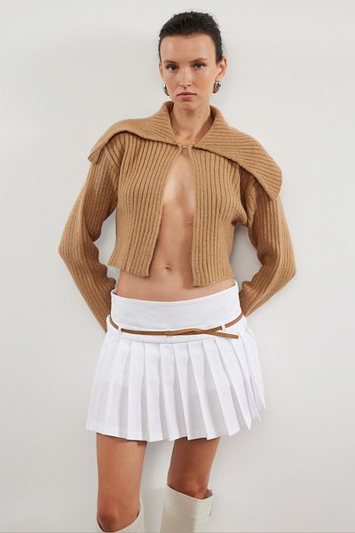 Trendyol Collection Мека трикотажна жилетка Camel Color Super Crop - Twoaw25Hi00093