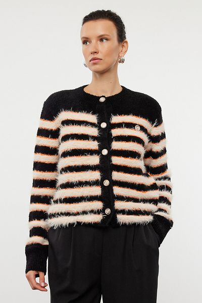 Trendyol Collection Miękka, teksturowana, czarna kurtka dzianinowa - Twoaw25Hi00160