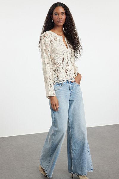 Trendyol Collection 100 % Baumwolle, ecru, Strickjacke mit Blumenmuster, CrocHet-Details TWOAW25KZ00362