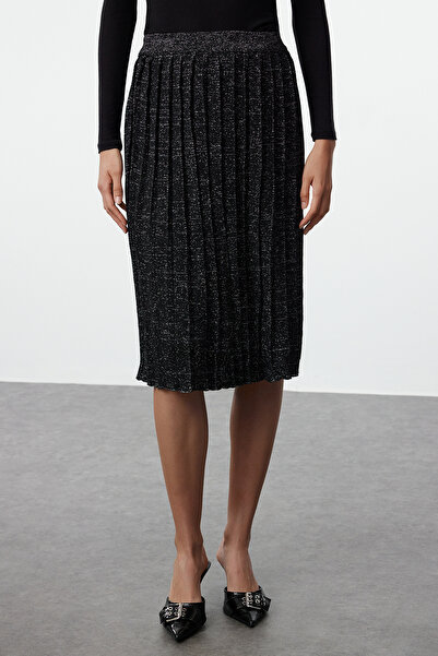 Trendyol Collection Třpytivá skládaná černá midi sukně z úpletu - Twoaw24Et00000