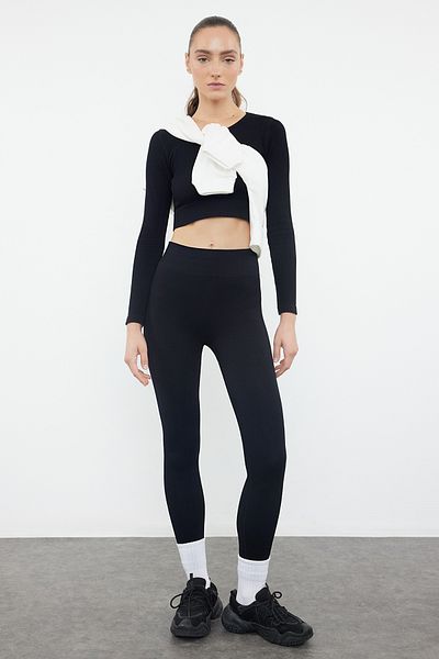 Trendyol Collection Seamless Black Knitted Sports Set - THMAW25AU00000