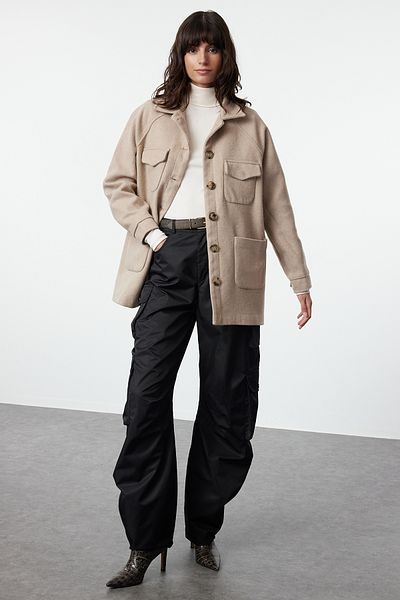 Trendyol Collection Μπεζ σφραγίδα Oversize Shacket - Εποχιακό λεπτό παλτό TWOAW25MO00205