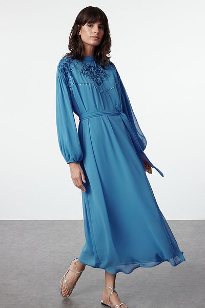 Trendyol Modest Modré vyšívané šifonové tkané šaty TCTSS24EB00277