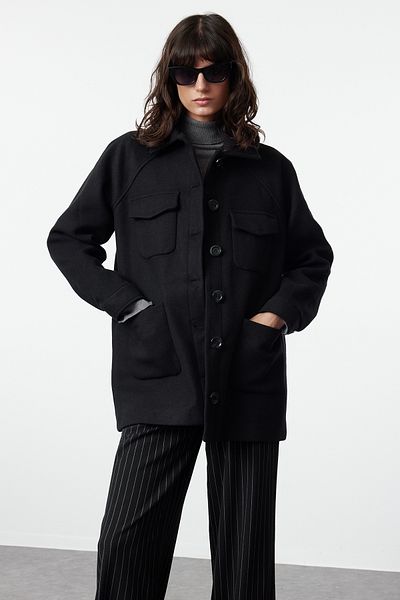 Trendyol Collection Czarny oversize'owy kaszmirowy cienki płaszcz kurtka TWOAW25MO00205