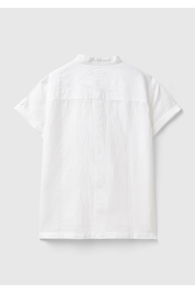 United Colors of Benetton Cămașă albă din amestec de in pentru băieți - logo brodat, guler vertical, mânecă scurtă
