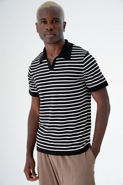 CHUBA Ασπρόμαυρο ριγέ ανδρικό πλεκτό μπλουζάκι Polo Neck - Regular Fit 24s263