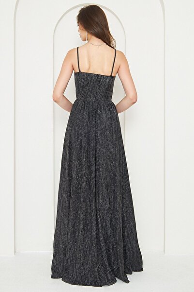 bayansepeti Kadın Siyah Işıltılı Kumaş Göğüs Dekolteli Yırtmaç Detaylı Uzun Siyah Abiye Elbise