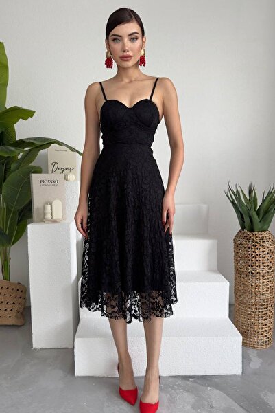 lovebox Černé midi krajkové večerní šaty – s vycpávkami na hrudi, podšívkou a designovými popruhy Guipure 271