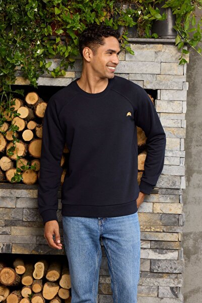 KLY قميص رجالي بياقة دائرية كلاسيكي أنيق