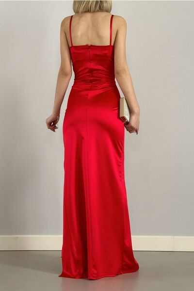 bayansepeti Saten Kumaş Göğüs Dekolte Ve Yırtmaç Detaylı Tasarım Maxi Kırmızı Elbise 582177