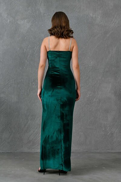 bayansepeti Detailní Maxi sametové šaty ze smaragdového kamene – nízký střih a rozpark582335
