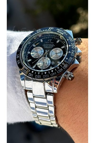 Show Time Men's Wristwatch - Stainless Steel and Calendar