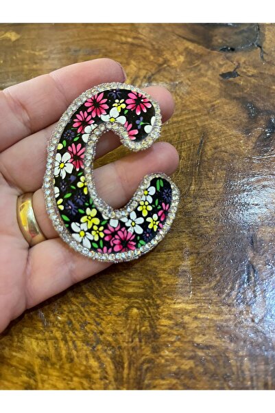 Gönülden Tasarım ÜTÜ İLE YAPIŞAN TAŞLI C HARFİ ARMA