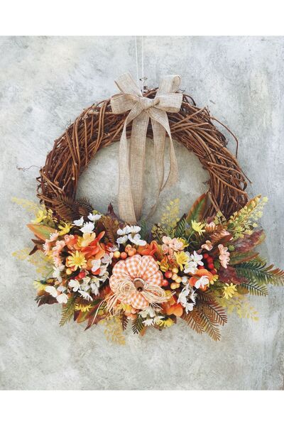 Mori Atölye 40 cm Çapında Doğal Sarmaşık Çelenk Turuncu Ekru Renkler Bal Kabaklı Sonbahar Kapı Süsü