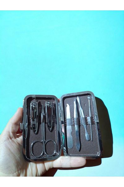 DEEFWEAR Loots Manicure Pedicure Set with 7 Cute Bags