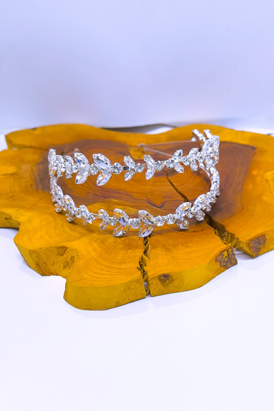 SimgeAksesuar Tamamen El Yapımı Kristal Taşlı Şık Ve Zarif Düğün Ve Nişan Gel...