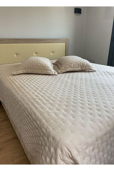 sutra Double Vintage Bedspread - Straight Sided