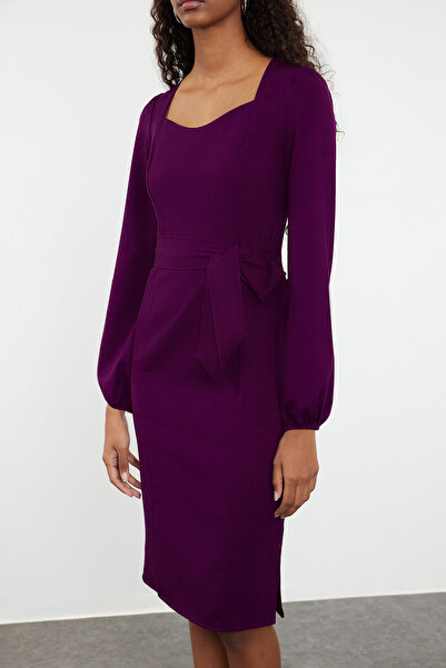 Trendyol Collection Rochie țesătă midi, mov, cu centură, îmbrățișată pe corp TWOAW23EL00895