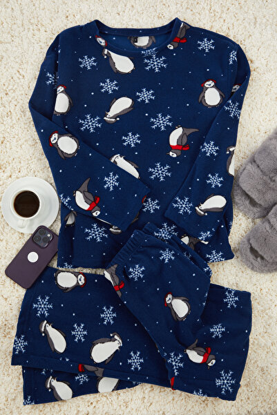 Trendyol Collection Sötétkék pingvin/téli mintás polár téli kötött pizsama szett THMAW25PT00060