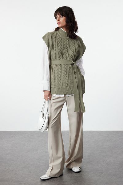 Trendyol Collection Grüner Strickpullover mit weiter Passform - Wolle und Gürtel TWOAW22BZ0031