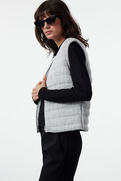 Trendyol Collection Kamizelka dzianinowa z okrągłym dekoltem w kolorze szarym, nadmuchiwana, zapinana na suwak, melanż Twoaw25Ye00020