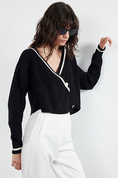 Trendyol Collection Color Blocked Black Crop Knitwear Cardigan - TWOAW23HI00366