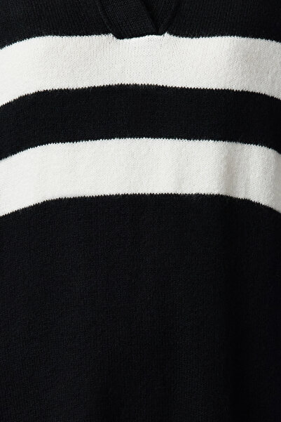 Trendyol Collection Czarna, prążkowana, dzianinowa, miękka sukienka mini TWOAW25EL00074