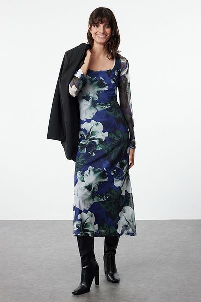 Trendyol Collection Barevné květinové vzorované čtvercový límec Bodycon pletené šaty - Twoaw25El00123