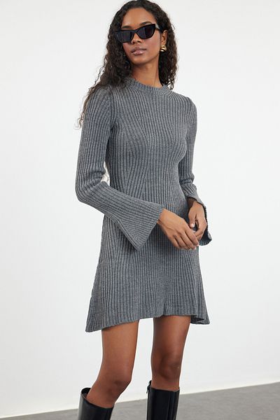 Trendyol Collection Anthrazitfarbenes Mini-Strickkleid in A-Linie TWOAW25EL00030