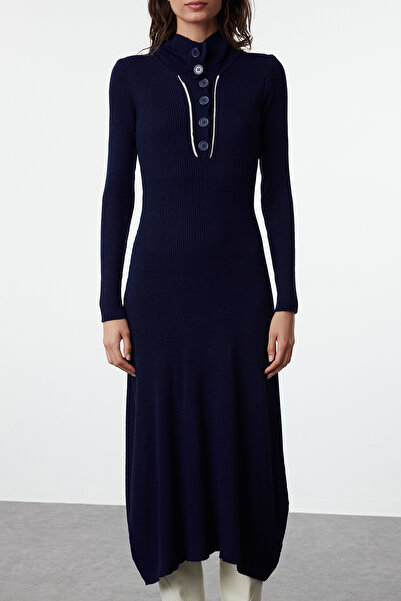 Trendyol Collection Námořnické modré midi pruhované úpletové šaty - Twoaw25El00007