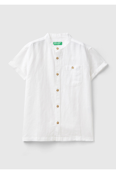 United Colors of Benetton Cămașă albă din amestec de in pentru băieți - logo brodat, guler vertical, mânecă scurtă