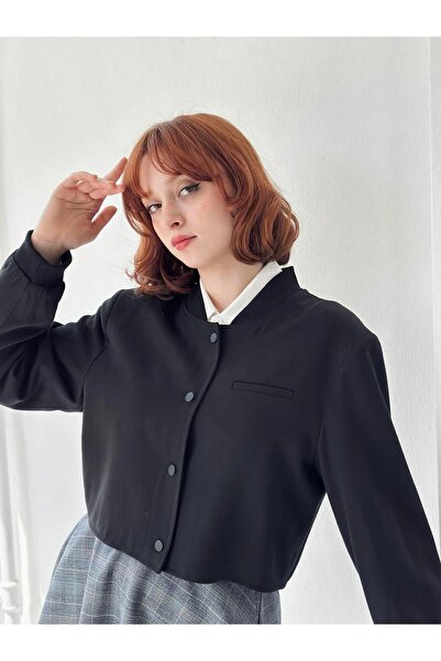 Retrobird Дамско черно късо бомбър яке - с подплънки на раменете