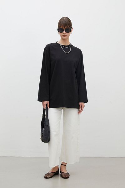 Manuka OVERSIZE-LANGARM-T-SHIRT AUS BAUMWOLLE SCHWARZ
