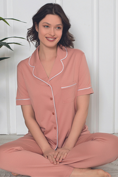 ZMT Collection طقم بيجامة بأكمام قصيرة باللون الأبيض - فم الجرو، وأزرار أمامي...