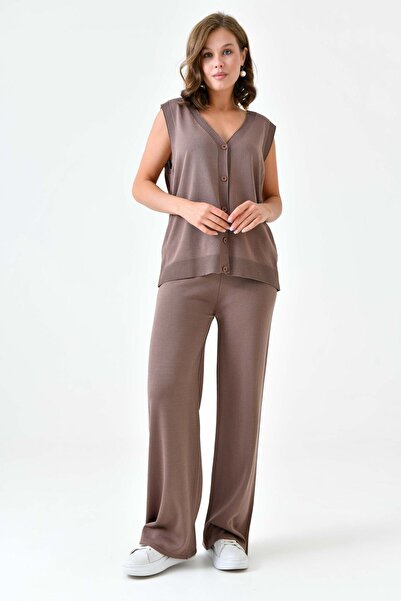 lovebox Σετ πλεκτό καφέ με λαιμόκοψη - αμάνικο γιλέκο με κουμπιά και ψηλόμεσο παντελόνι 103