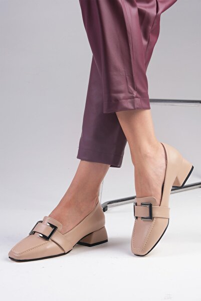 Mio Gusto Betty Nude Colored Buckle Accessory Blunt Toe Women's Short Heeled Shoes