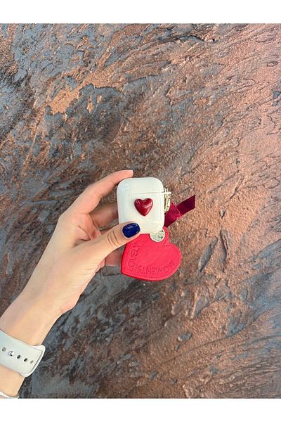 daystar Airpods 1st and 2nd Generation Red Heart Figured Headphone Case with Heart Clasp