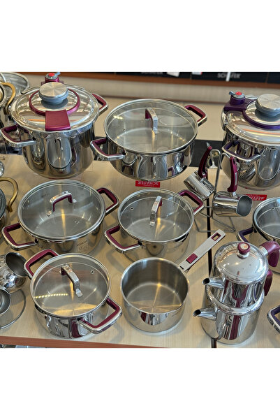 Schafer Claret Red Compact 18 Piece Steel Pot Dowry Set