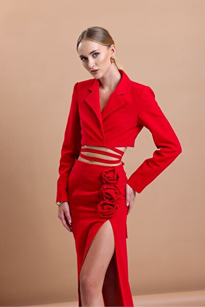 Tangül&Ali'S Moda Evi Crop Blazer ve yırtmaçlı maxi etek