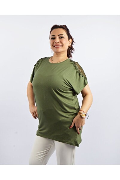 Yeşil Omzu Dantel Detaylı Büyük Beden Bluz