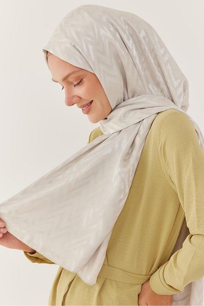 MİRSOY SCARF شال جاكار لامع بنمط متعرج - أوف وايت