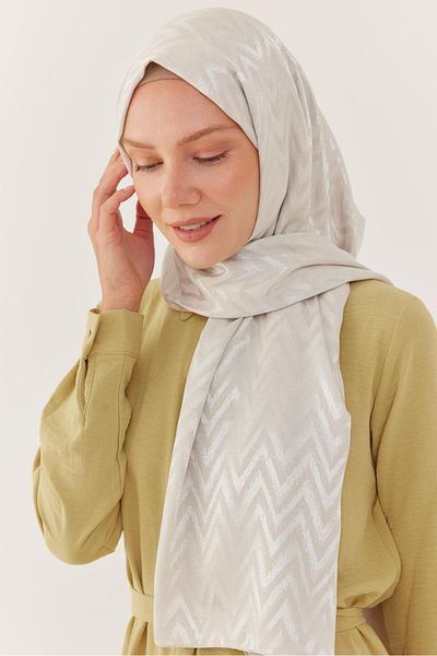 MİRSOY SCARF شال جاكار لامع بنمط متعرج - أوف وايت