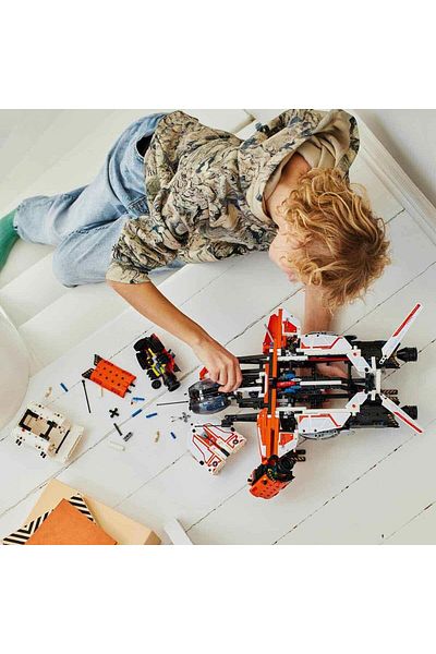 LEGO Technic Heavy Cargo Spaceship Spaceship Creative Toy Building Kit 1365 Pieces