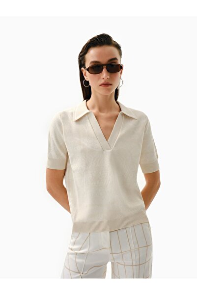 KNTLGY Kadın Fingerprint Jakarlı Bej Kısa Kollu Polo Yaka Triko Bluz