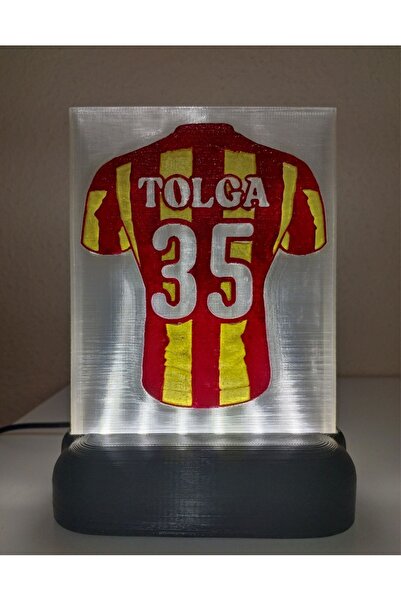 DÖNÜŞÜM ATÖLYESİ Dekoratif Led Lamba Kişiye Özel Isimli Ve Numaralı Sarı Kırmızı Taraftar Forma Kabartmalı Kablolu