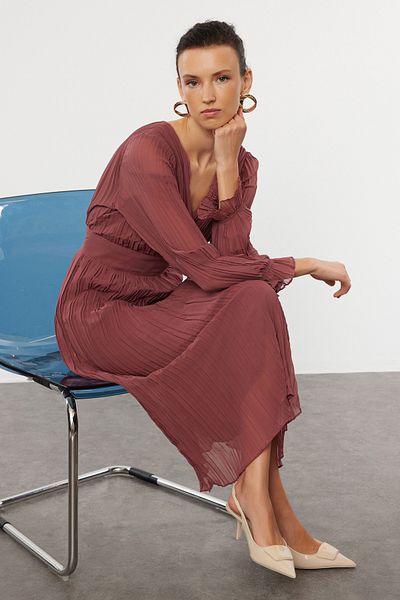 Trendyol Collection Maxikleid „Dry Rose“ – mit Gürtel und geradem Schnitt TWOAW24EL00478
